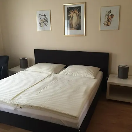 Restaurant Zagreb מלון קלן