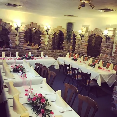 Restaurant Zagreb ホテル 2*